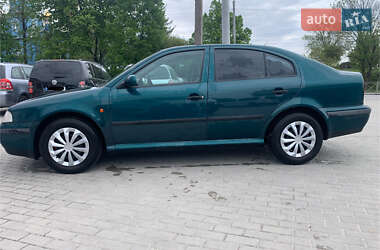 Лифтбек Skoda Octavia 1999 в 