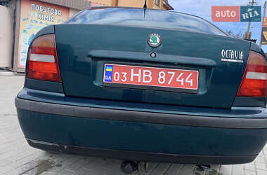 Лифтбек Skoda Octavia 1999 в 