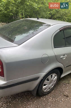 Лифтбек Skoda Octavia 2002 в 