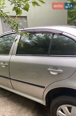 Лифтбек Skoda Octavia 2002 в 