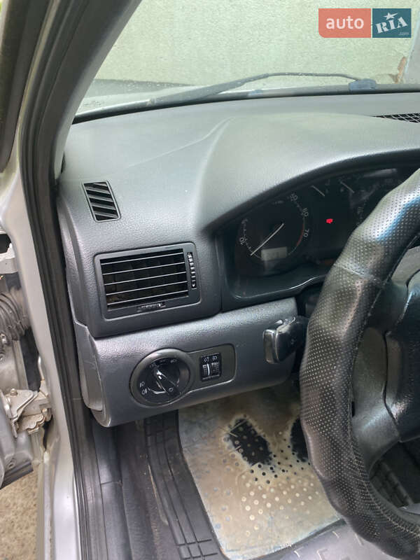 Ліфтбек Skoda Octavia 2002 в Івано-Франківську