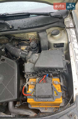 Лифтбек Skoda Octavia 2002 в 