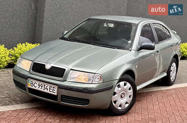 Лифтбек Skoda Octavia 2002 в 
