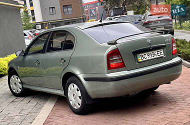 Лифтбек Skoda Octavia 2002 в 