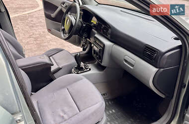Лифтбек Skoda Octavia 2002 в 