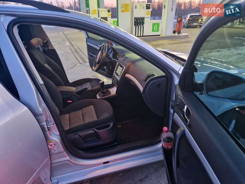 Універсал Skoda Octavia 2010 в Димері