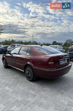 Лифтбек Skoda Octavia 1999 в 