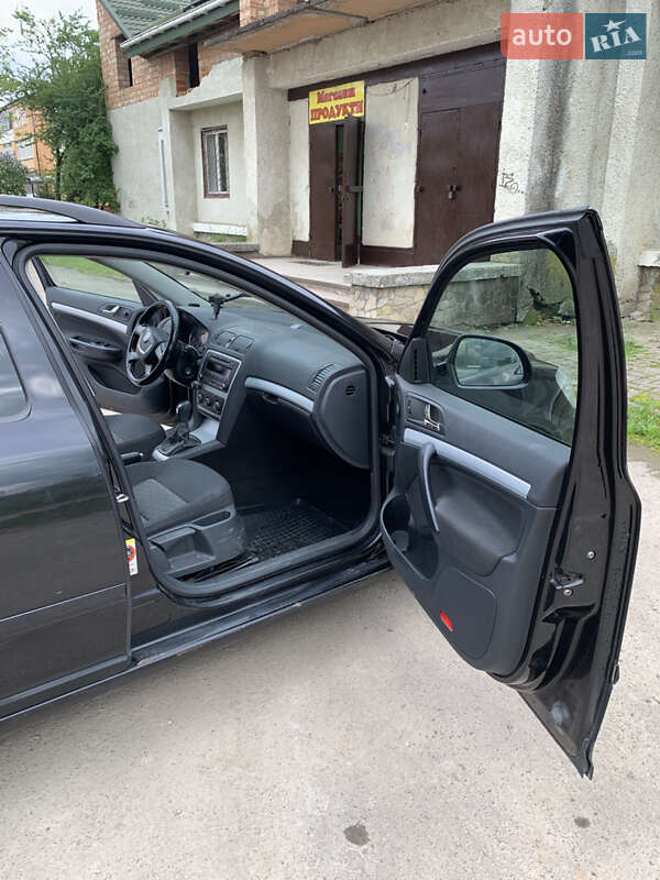 Універсал Skoda Octavia 2011 в Дрогобичі