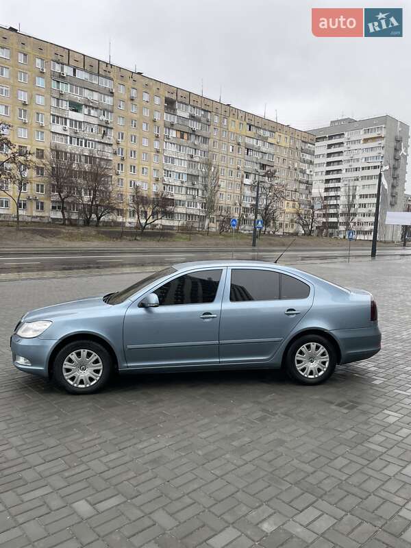 Ліфтбек Skoda Octavia 2010 в Дніпрі