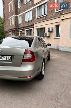 Лифтбек Skoda Octavia 2009 в 