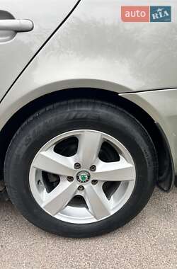 Лифтбек Skoda Octavia 2009 в 