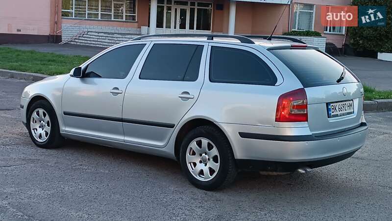 Універсал Skoda Octavia 2007 в Сарнах