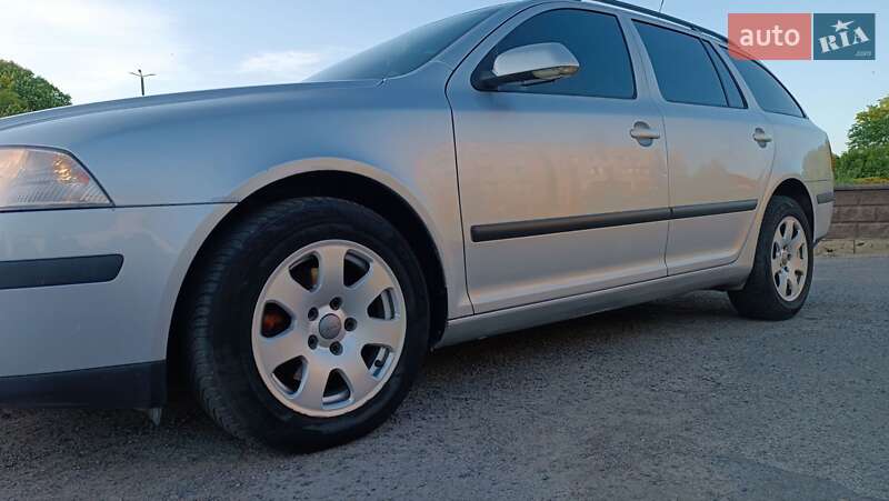 Універсал Skoda Octavia 2007 в Сарнах