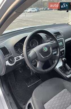 Лифтбек Skoda Octavia 2009 в 