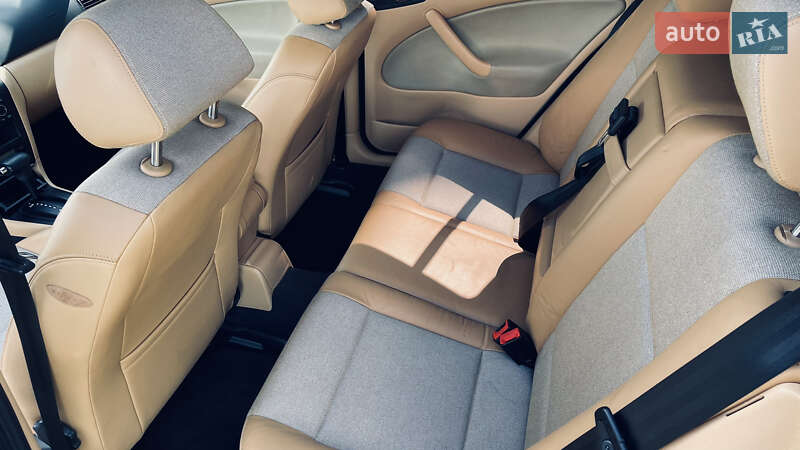 Универсал Skoda Octavia 2003 в Луцке