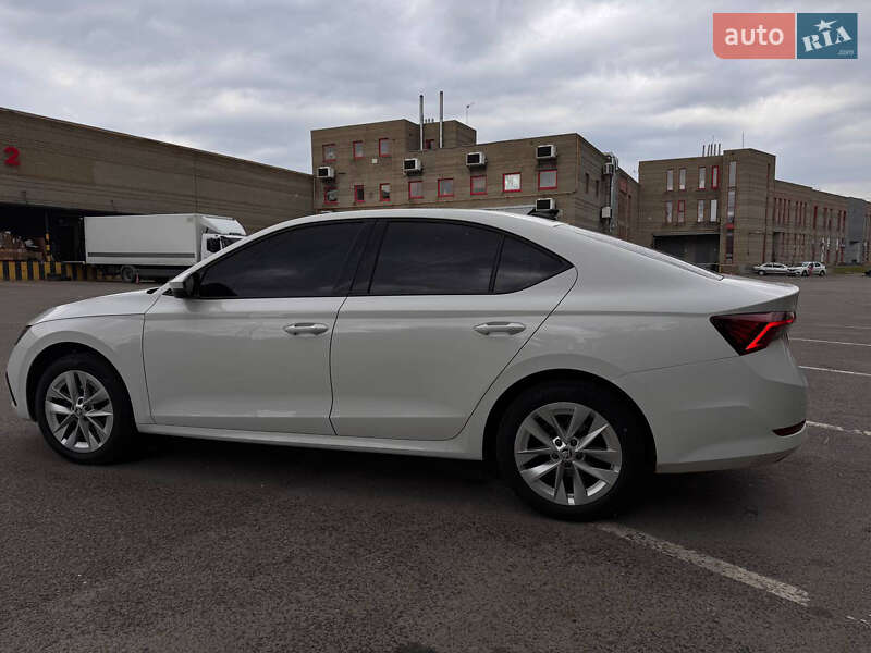 Лифтбек Skoda Octavia 2021 в Днепре