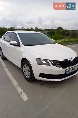 Ліфтбек Skoda Octavia 2019 в 