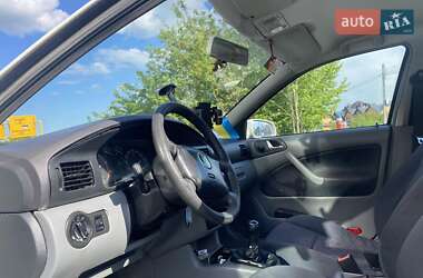 Лифтбек Skoda Octavia 2002 в 