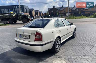 Лифтбек Skoda Octavia 2002 в 