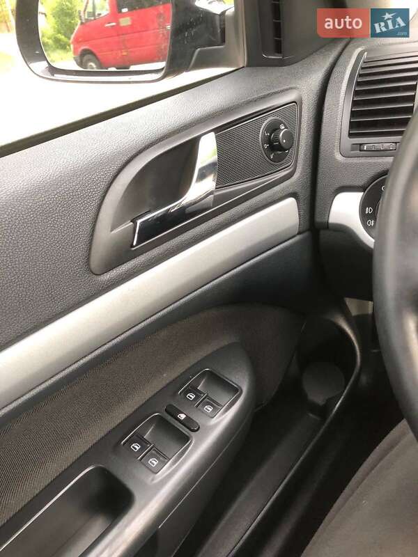 Универсал Skoda Octavia 2013 в Звягеле