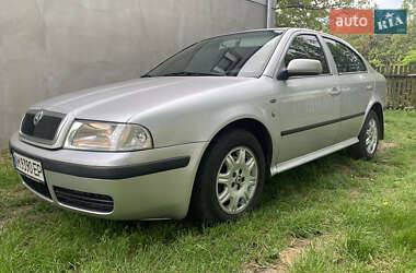 Лифтбек Skoda Octavia 2004 в 