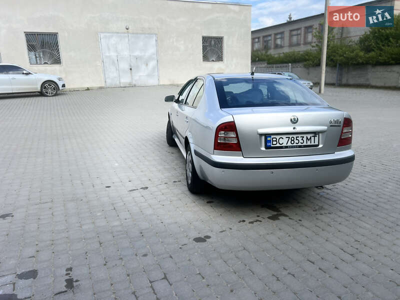 Лифтбек Skoda Octavia 2005 в 