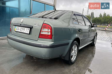 Лифтбек Skoda Octavia 2003 в 