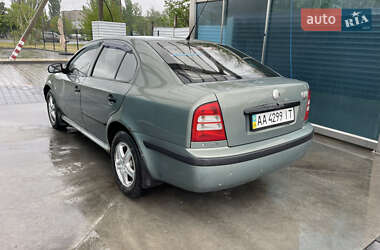 Лифтбек Skoda Octavia 2003 в 