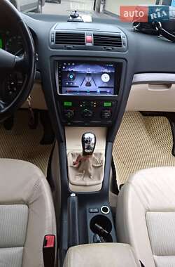 Лифтбек Skoda Octavia 2005 в 