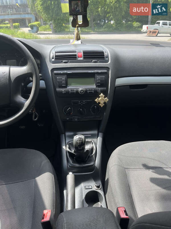 Лифтбек Skoda Octavia 2008 в Виннице
