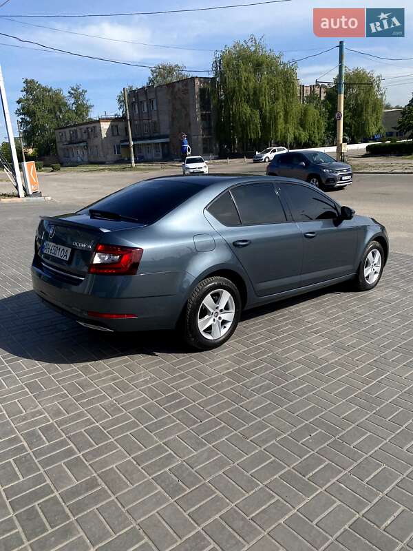 Лифтбек Skoda Octavia 2017 в Днепре