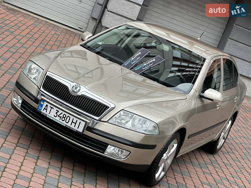 Лифтбек Skoda Octavia 2005 в 