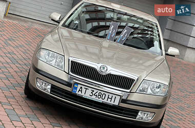 Лифтбек Skoda Octavia 2005 в 