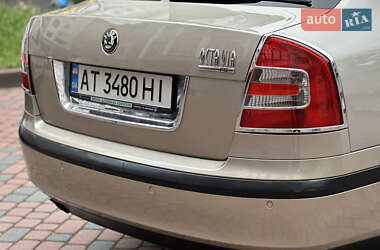 Лифтбек Skoda Octavia 2005 в 