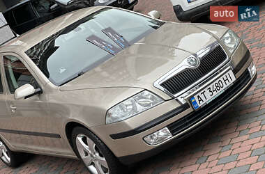 Лифтбек Skoda Octavia 2005 в 