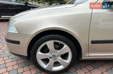 Лифтбек Skoda Octavia 2005 в 