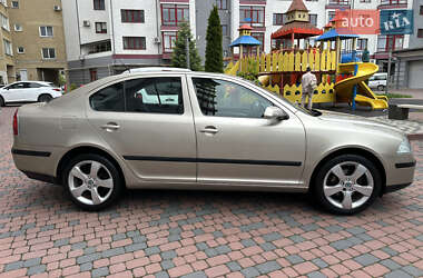 Лифтбек Skoda Octavia 2005 в 