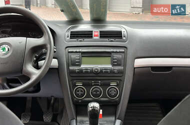 Лифтбек Skoda Octavia 2005 в 