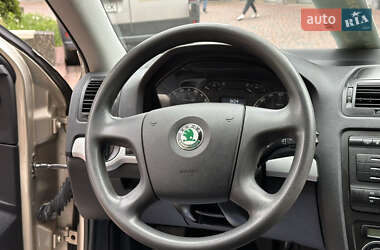 Лифтбек Skoda Octavia 2005 в 