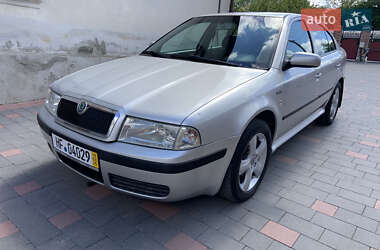 Лифтбек Skoda Octavia 2004 в Вишневце