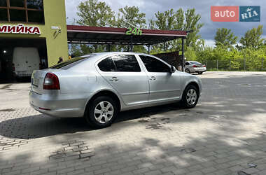 Лифтбек Skoda Octavia 2009 в 