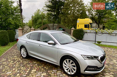 Лифтбек Skoda Octavia 2022 в Черновцах