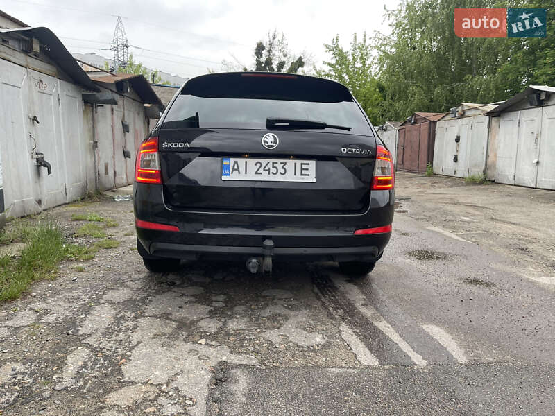 Универсал Skoda Octavia 2014 в Вишневом