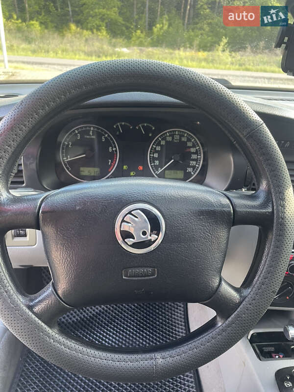 Лифтбек Skoda Octavia 1998 в Ужгороде
