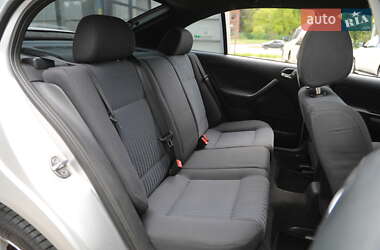 Лифтбек Skoda Octavia 2006 в 