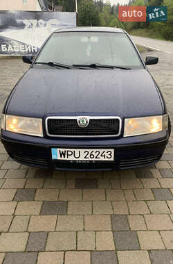 Лифтбек Skoda Octavia 2002 в 