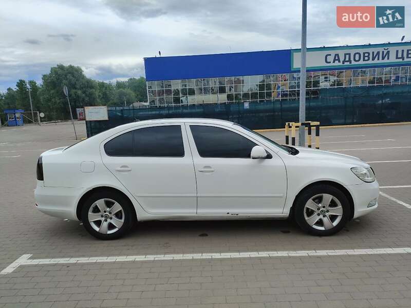 Ліфтбек Skoda Octavia 2010 в Сумах