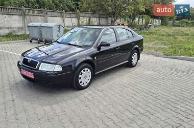 Лифтбек Skoda Octavia 2004 в 