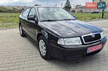 Лифтбек Skoda Octavia 2004 в 