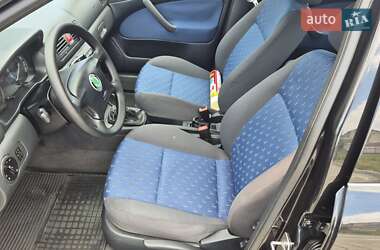 Лифтбек Skoda Octavia 2004 в 